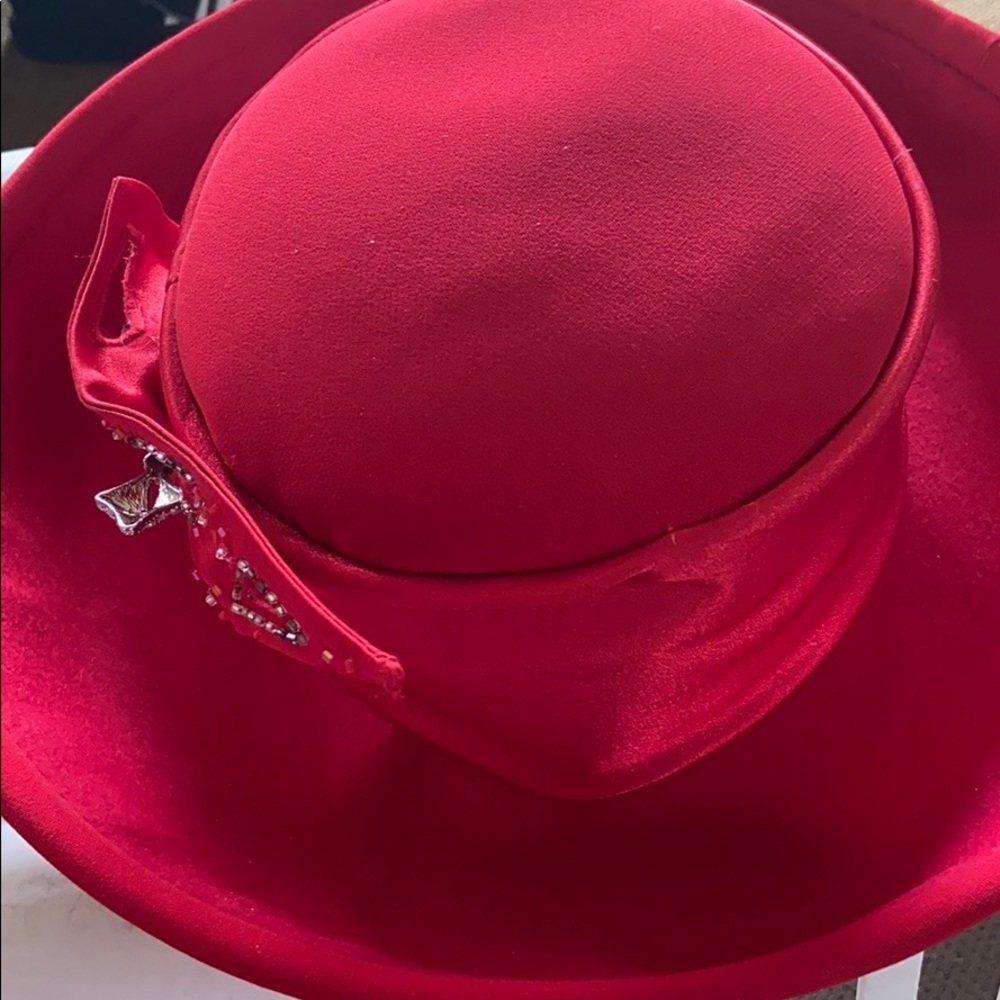 Red Hat - Picture 1 of 3